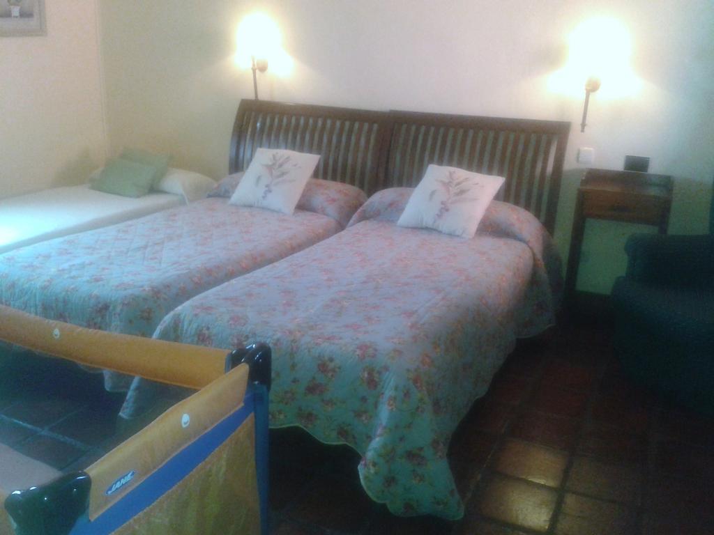 Hotel Los Rastrojos Аранда-де-Дуеро Номер фото