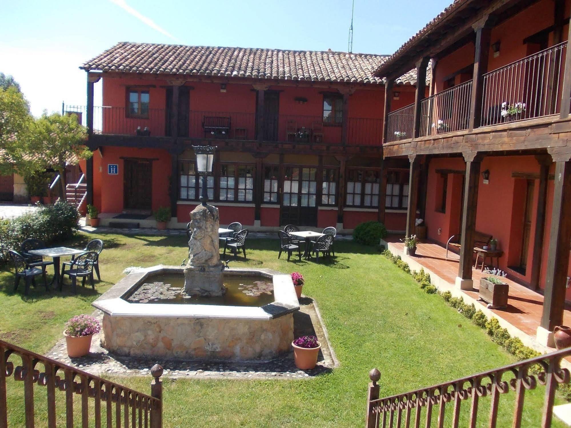 Hotel Los Rastrojos Аранда-де-Дуеро Екстер'єр фото